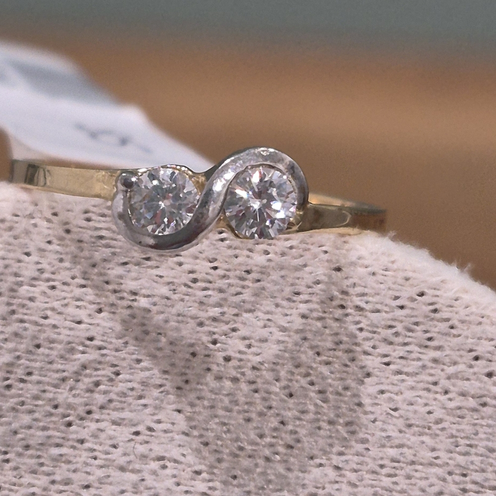 Elegant 10k Gold Infinity Ring